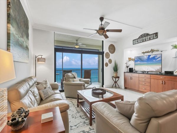 Longboat Key Vacation Rental | 3-Bedroom Beachfront Penthouse with Gulf Views