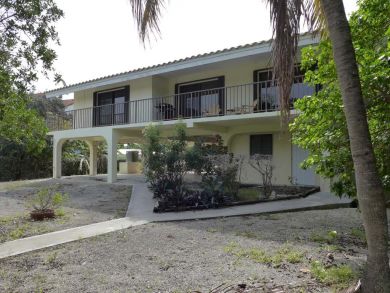Comfortable canal front home near Sombrero Beach