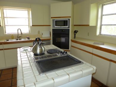 Comfortable canal front home near Sombrero Beach