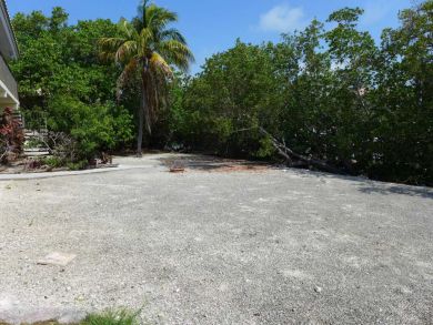 Comfortable canal front home near Sombrero Beach