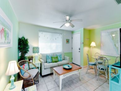 Holmes Beach Vacation Duplex One Bedroom Sleeps 2 Guests