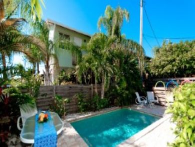 Holmes Beach Vacation Duplex One Bedroom Sleeps 2 Guests