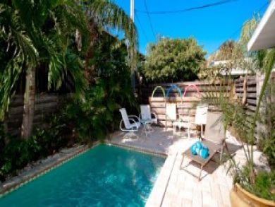 Holmes Beach Vacation Duplex One Bedroom Sleeps 2 Guests