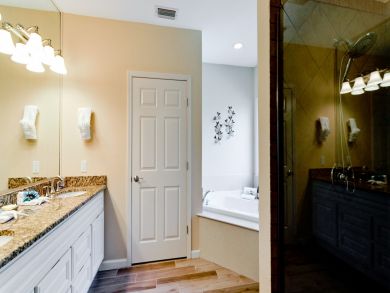 ROOMY ANNA MARIA ISLAND POOL HOME