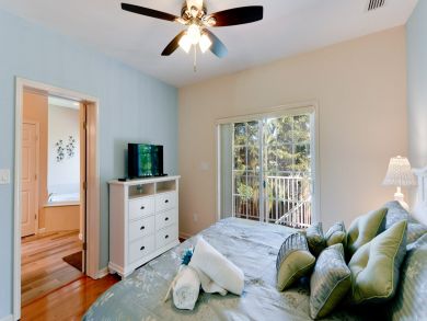 ROOMY ANNA MARIA ISLAND POOL HOME