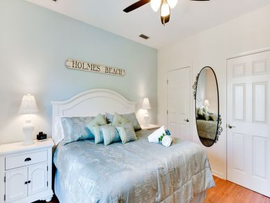 ROOMY ANNA MARIA ISLAND POOL HOME