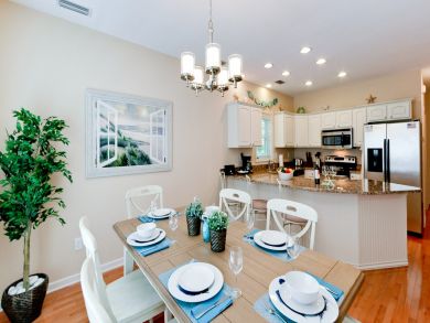 ROOMY ANNA MARIA ISLAND POOL HOME