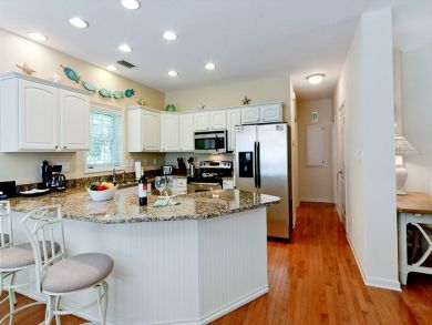 ROOMY ANNA MARIA ISLAND POOL HOME