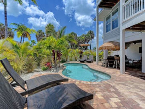 Anna Maria Island 6 Bedroom Vacation Rental Pool Home