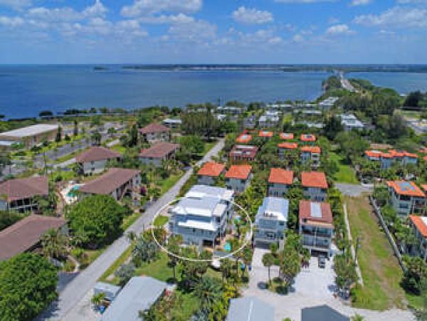 Anna Maria Island 6 Bedroom Vacation Rental Pool Home