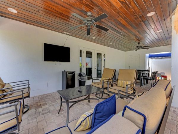 Anna Maria Island 6 Bedroom Vacation Rental Pool Home