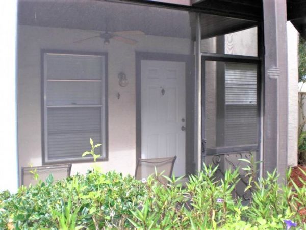 Bradenton Value Rental with Two Bedrooms & Communal Pool