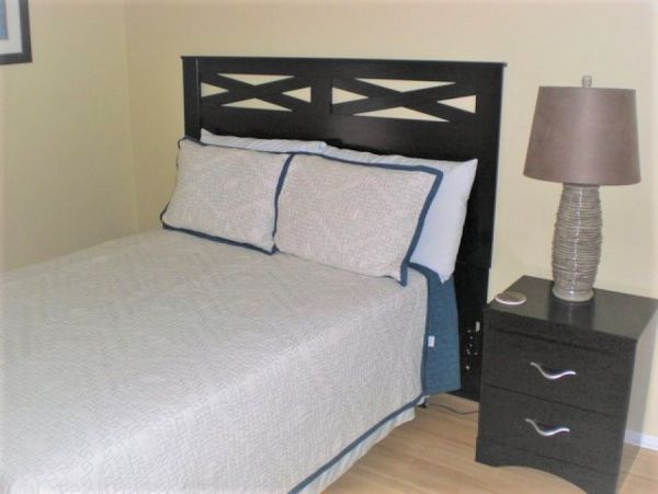 Bradenton Value Rental with Two Bedrooms & Communal Pool