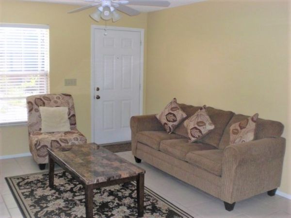 Bradenton Value Rental with Two Bedrooms & Communal Pool