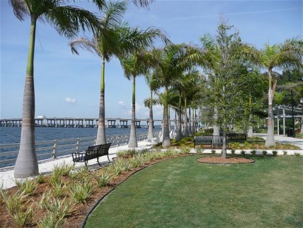 Bradenton Value Rental with Two Bedrooms & Communal Pool
