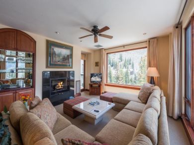 Three Bedroom Ski Accommodation Cascade Village Pool Hot Tub