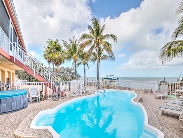 Marathon Four bedroom Oceanfront Home Private Pool Sleeps 9
