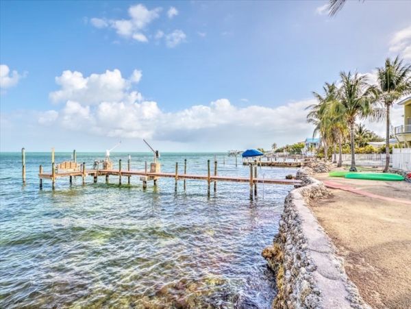 Marathon Four bedroom Oceanfront Home Private Pool Sleeps 9