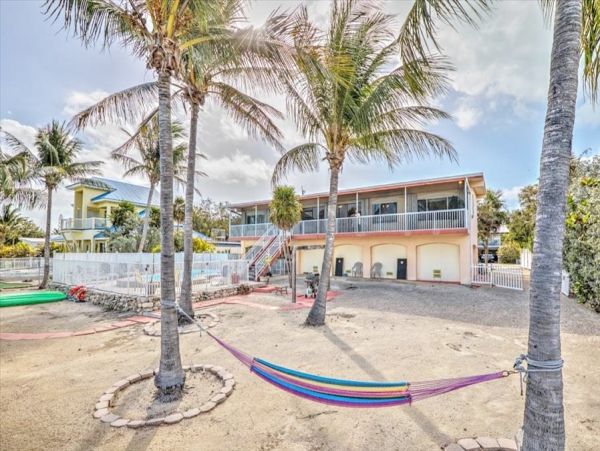 Marathon Four bedroom Oceanfront Home Private Pool Sleeps 9