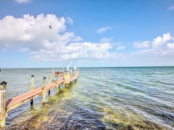 Marathon Four bedroom Oceanfront Home Private Pool Sleeps 9