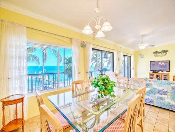 Marathon Four bedroom Oceanfront Home Private Pool Sleeps 9