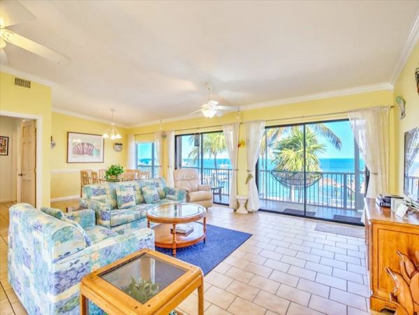 Marathon Four bedroom Oceanfront Home Private Pool Sleeps 9