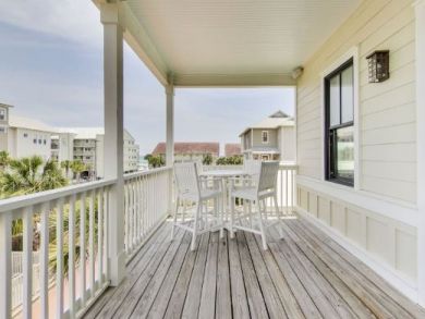 Outdoor Table & Chairs