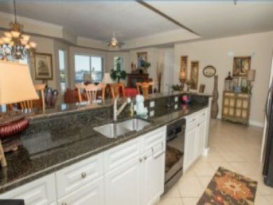 Destin Vacation Condo Sleeps Eight Guests.