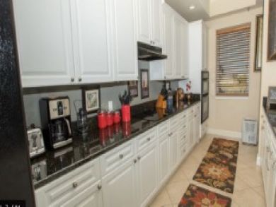 Destin Vacation Condo Sleeps Eight Guests.