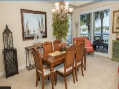 Destin Vacation Condo Sleeps Eight Guests.
