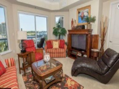 Destin Vacation Condo Sleeps Eight Guests.
