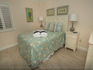 Great Value Destin Vacation Condo Sleeps Six Guests.