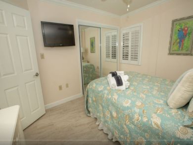 Great Value Destin Vacation Condo Sleeps Six Guests.
