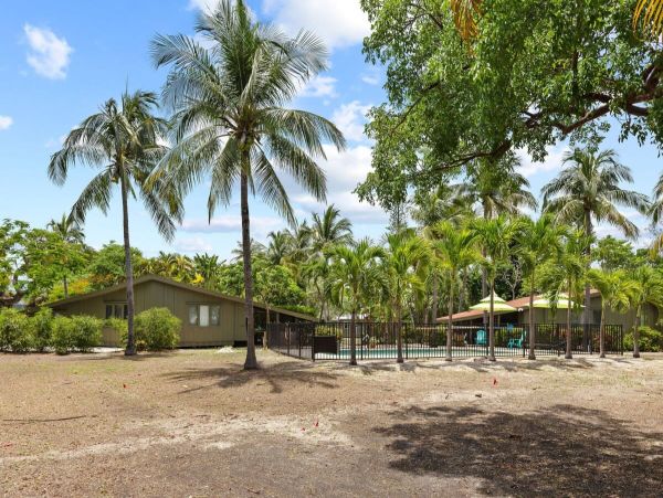 Sanibel Vacation Condo One Bedroom Walk to Beach