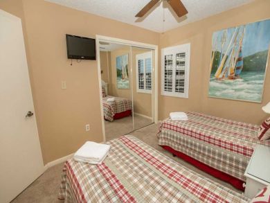Destin Two Bedroom Two Bathroom Beach Condo Sleeps Six