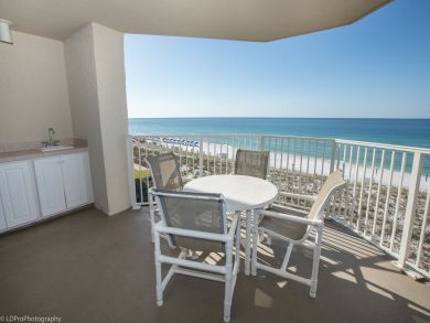 Destin Vacation Condo Sleeps Six Guests.
