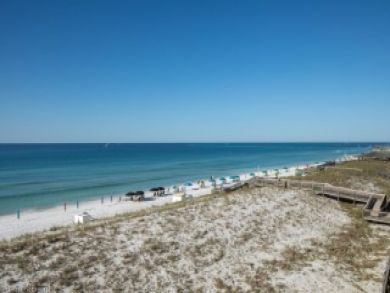Destin Vacation Condo Sleeps Six Guests.