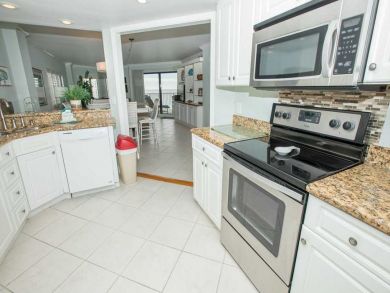 Three Bedroom Two Bathroom Beach Condo Sleeps Eight