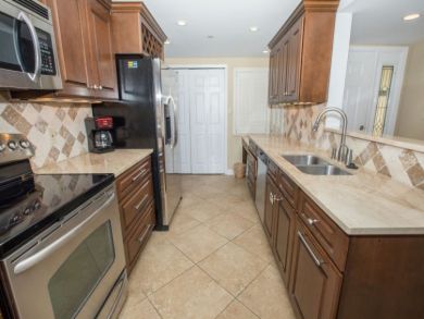 Destin Vacation Rental Condo Two Bedrooms Sleeps 6