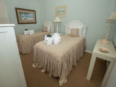 Destin Vacation Rental Condo Two Bedrooms Sleeps 6