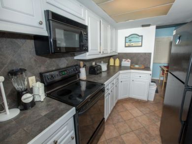 Destin Beachfront Condo Two Bedroom Sleeps Eight