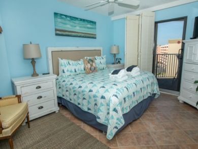 Destin Beachfront Condo Two Bedroom Sleeps Eight