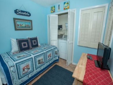 Destin Beachfront Condo Two Bedroom Sleeps Eight