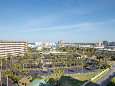 Destin Beachfront Condo Two Bedroom Sleeps Eight