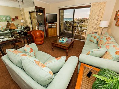Two Bedroom Vacation Condo in Destin, Walk to Beach