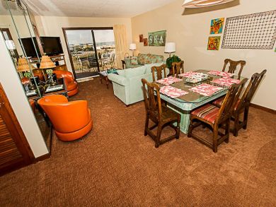 Two Bedroom Vacation Condo in Destin, Walk to Beach
