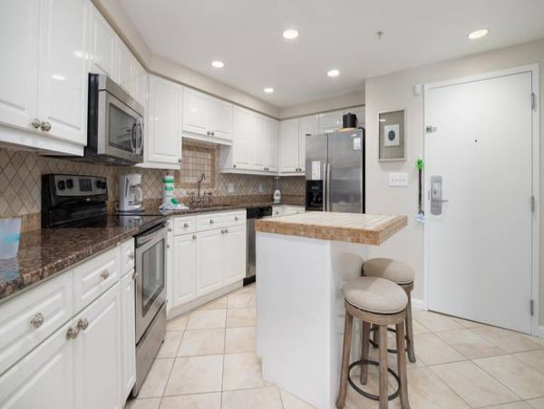 Ocean View Vacation Beach Condo in Miramar Beach 6 Guests