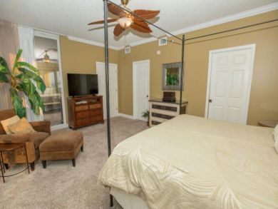 Destin Vacation Condo Sleeps Six Guests.