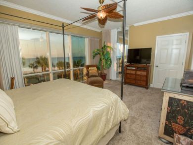 Destin Vacation Condo Sleeps Six Guests.