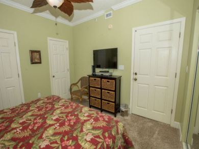 Destin Vacation Condo Sleeps Six Guests.